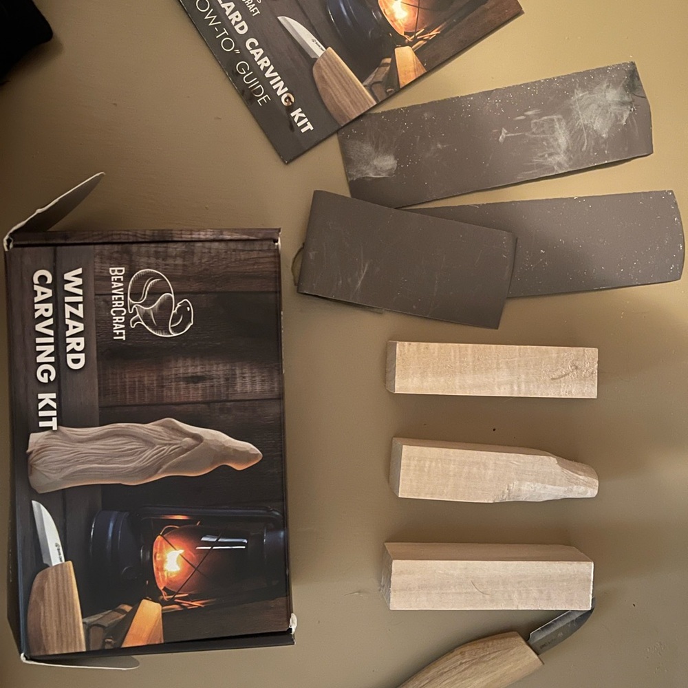 Wizard Carving Kit - Gray and Tan